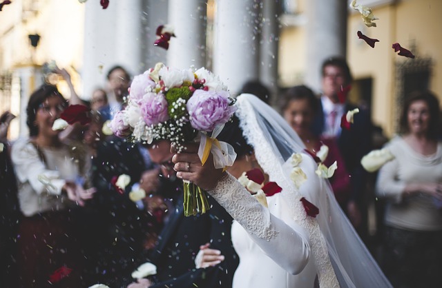 Il fotografo smarrisce le foto del matrimonio? No al danno non patrimoniale per gli sposi